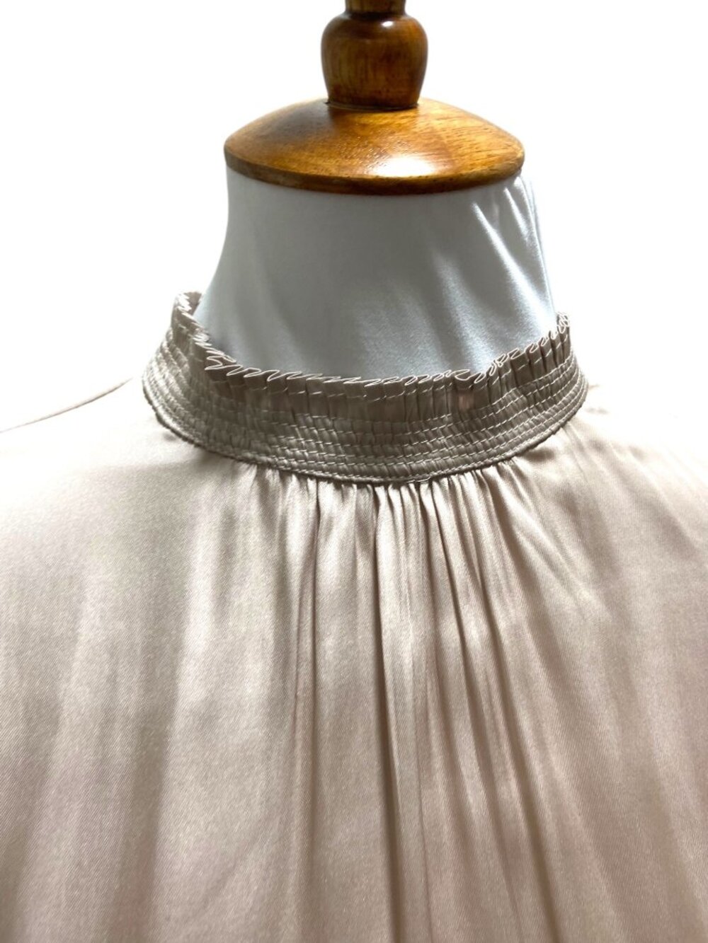 Carmen by Carmen Marc Valvo Satin Blouse Champagne Size XL Special Occasion Boho - Picture 8 of 15